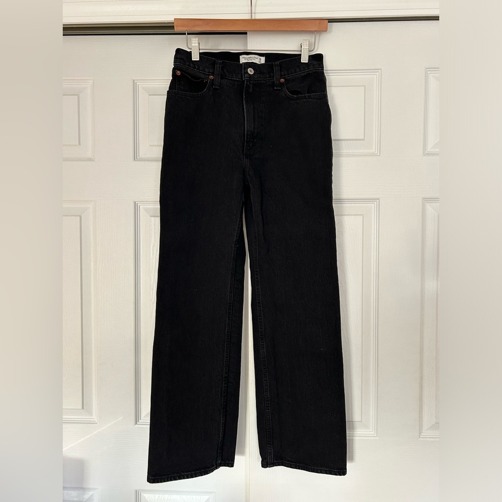 A&F The 90’s Relaxed Jean